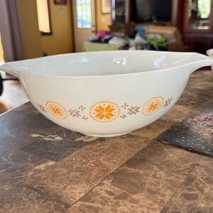 Vintage Pyrex #444 Cinderella Mixing Bowl – 4 Quart